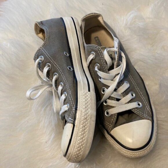 Converse Chuck Taylor All Star lo top, Women's size 7 - Picture 2 of 5